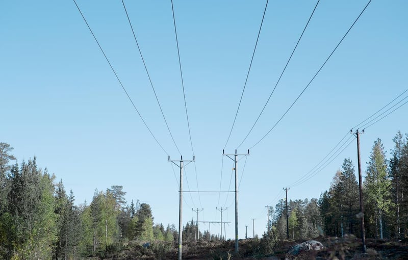 Voimajohdot maastossa